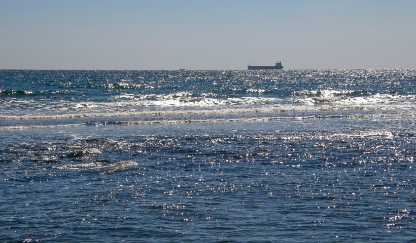 Корабль в Черном море