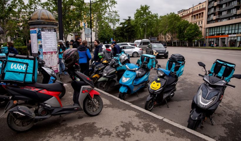 курьеры сервиса доставки Wolt Georgia