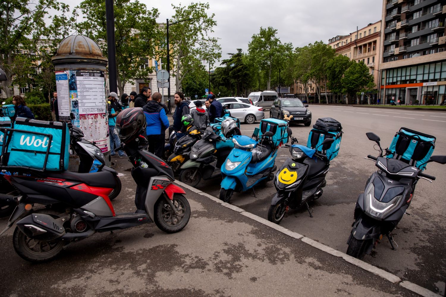 курьеры сервиса доставки Wolt Georgia