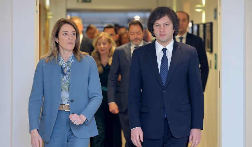 Премьер Грузии Ираклий Кобахидзе и председатель Европарламента Роберта Метсола обсудили интеграцию страны в Евросоюз в ходе встречи в Брюсселе