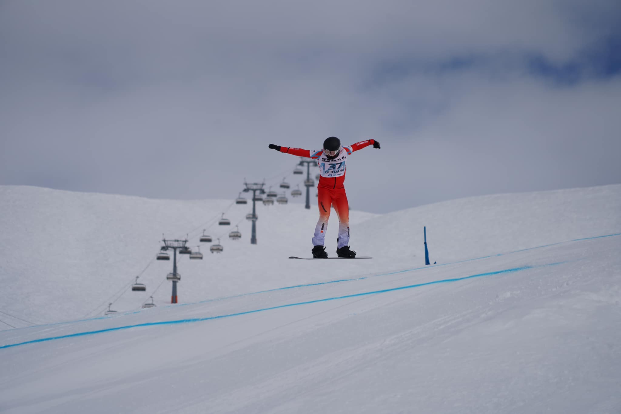 Грузинский горнолыжный курорт Гудаури впервые принимает этап Кубка мира в дисциплине сноуборд-кросс