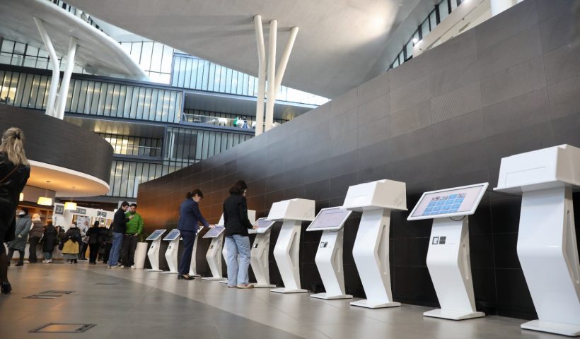 В центральном филиале Дома юстиции в Тбилиси в пилотном режиме начал работать сервис самообслуживания