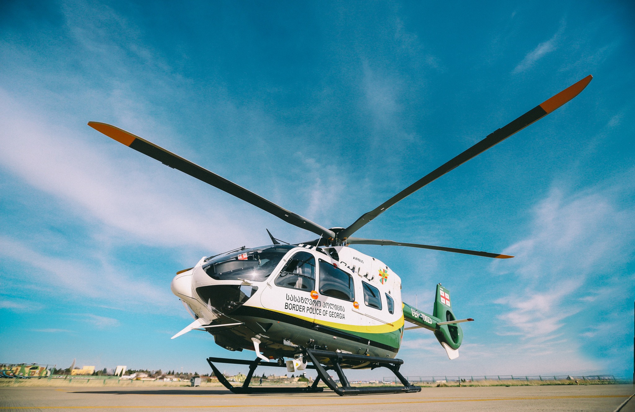 Новый спасательный вертолет пограничной полиции доставлен в Грузию из Германии