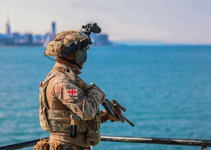 Грузинские военные отработали операцию по задержанию судна условных контрабандистов в Черном море в рамках многонациональных учений «Троянский след 24»