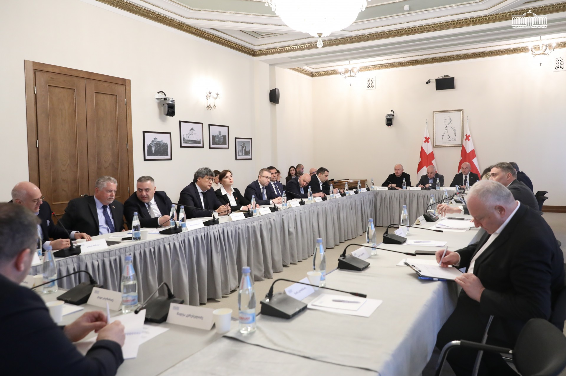 Комиссия по ценам в Грузии возобновила работу, в парламенте обещают выводы 1 мая