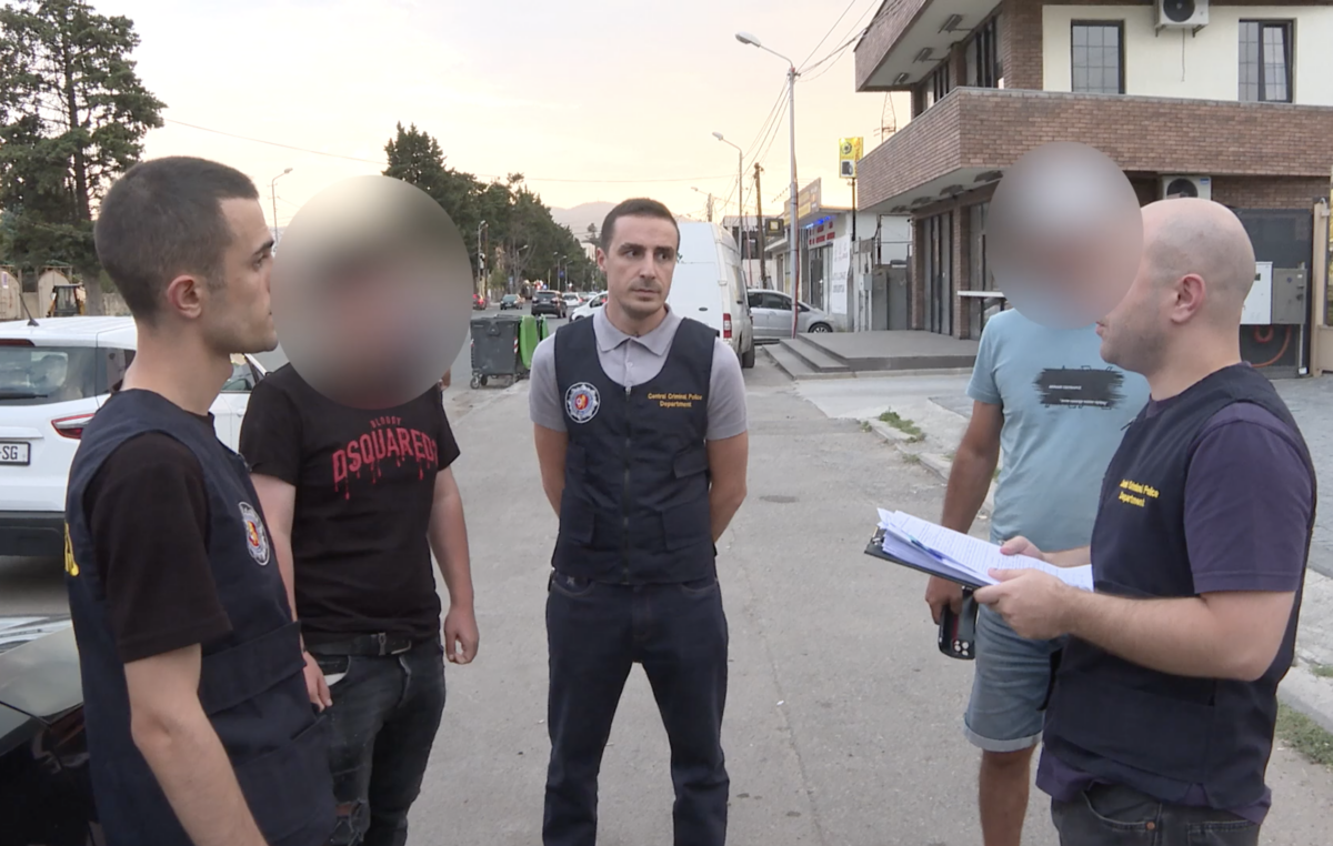 В Тбилиси за продвижство и слив порнографических дифеков задрежали подростка